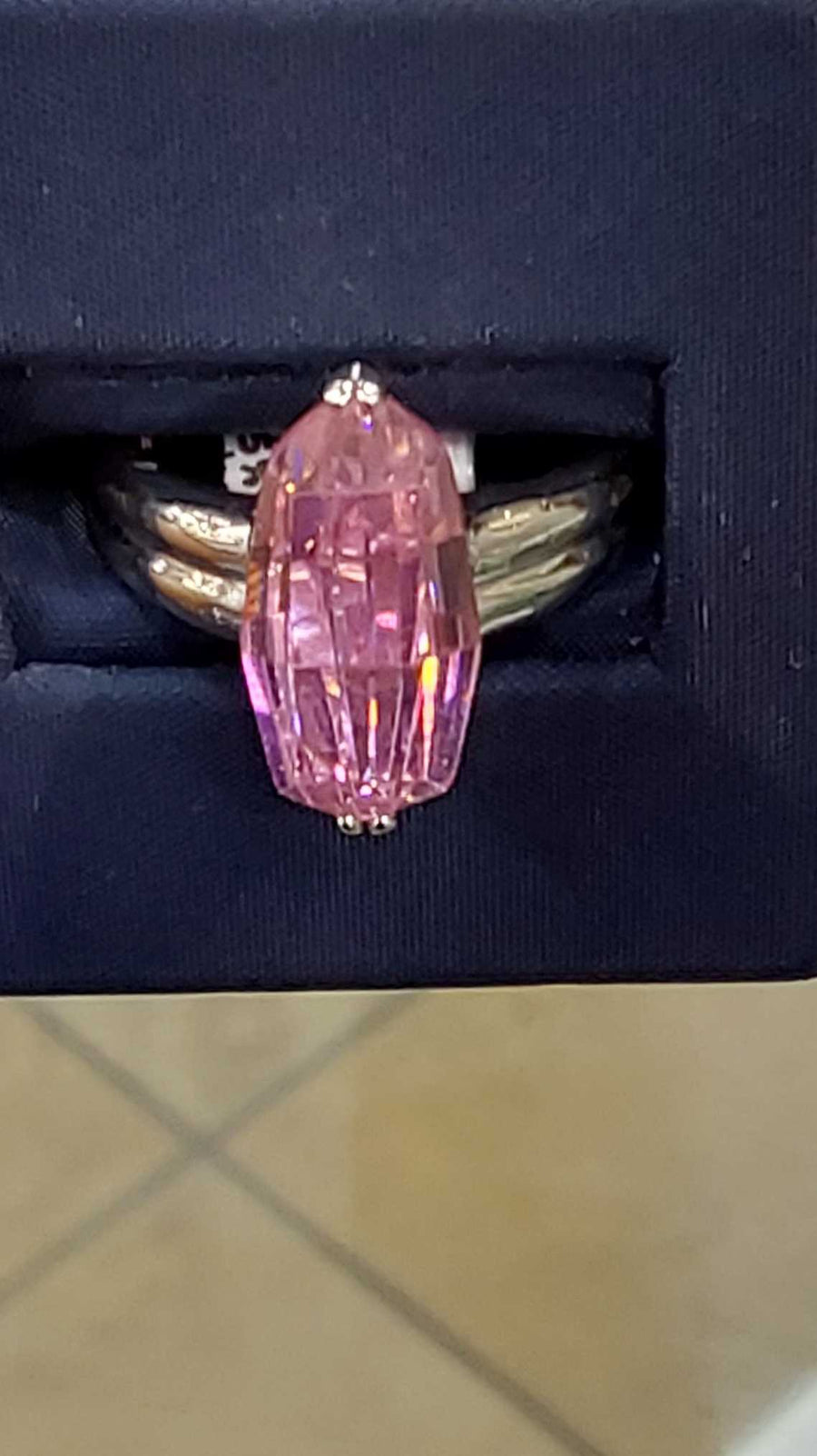 Women's Ring - Solitaire - Silver 6.3 grams Size 9