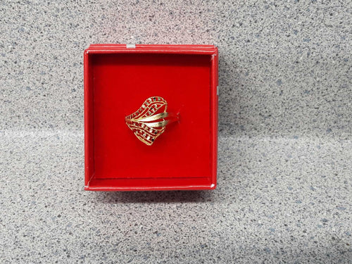 Women's Ring - Yellow Gold 18k (.750) 1.8 grams Size 7