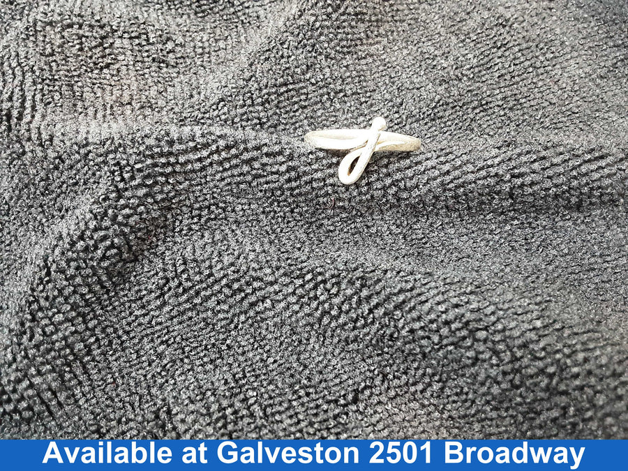 Women's Ring - Silver 2.9 grams Size 9