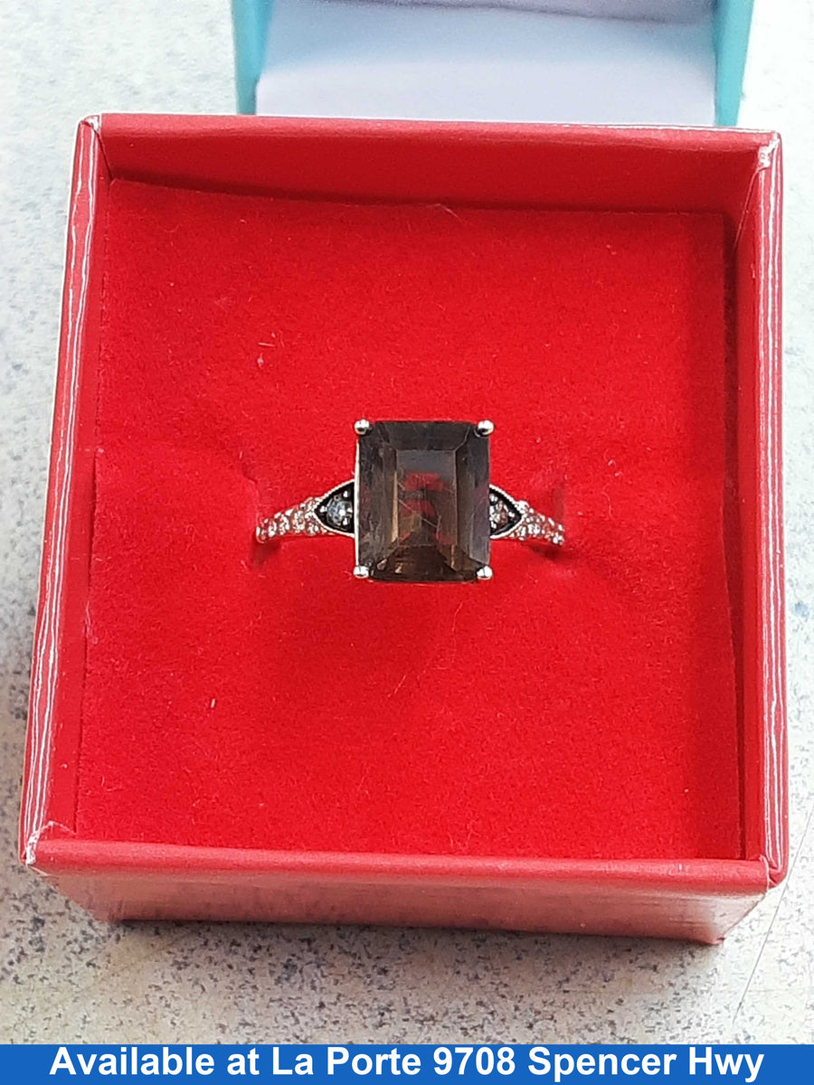 Women's Ring - Yellow Gold 14k (.585) 3.4 grams Size 8
