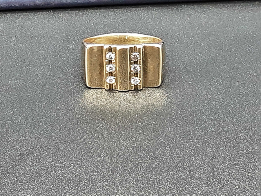 Men's Ring - Yellow Gold 10k (.417) 13.9 grams Size 7