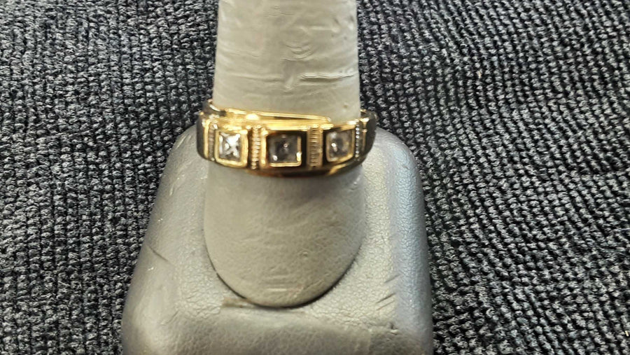 Men's Ring - Yellow Gold 10k (.417) 3.7 grams Size 10