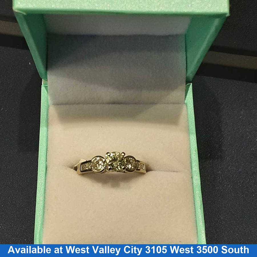 Women's Ring - White Gold 18k (.750) 4 grams Size 6