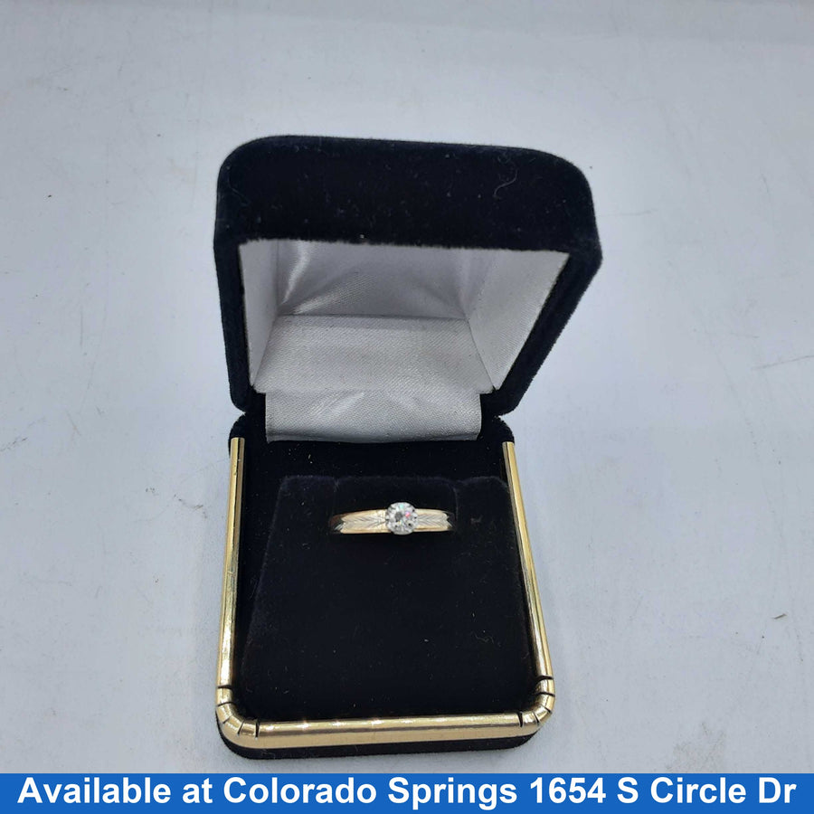 Women's Ring - Solitaire - Yellow Gold 14k (.585) 2.2 grams Size 5