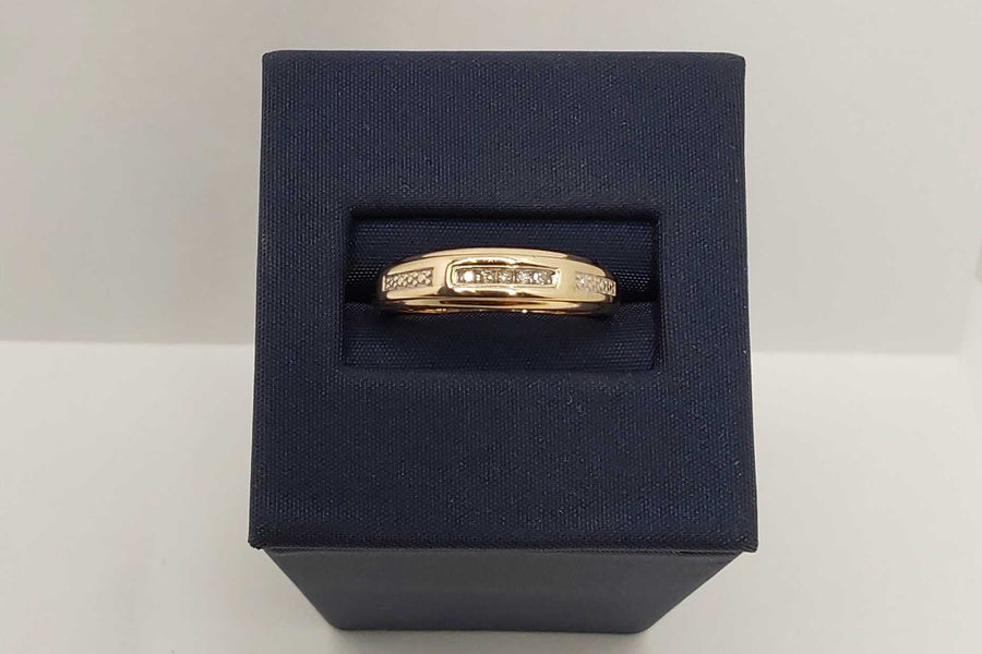 Ring - Wedding Band - Yellow Gold 10k (.417) 2.59 grams Size 7.5