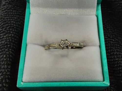 Women's Ring - Solitaire - White Gold 10k (.417) 1.6 grams Size 20