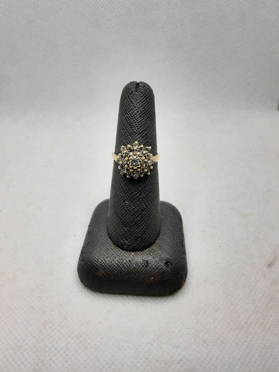 Women's Ring - Yellow Gold 10k (.417) 3.6 grams Size 7