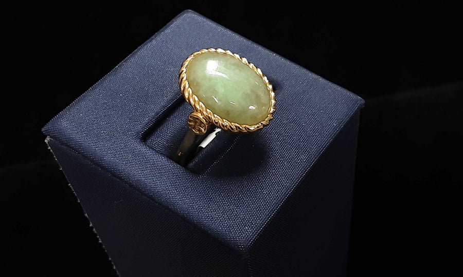 Women's Ring - Yellow Gold 14k (.585) 4.3 grams Size 6.5
