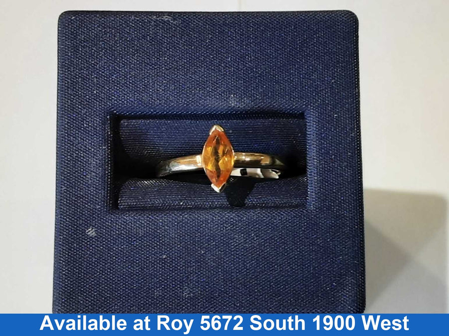 Women's Ring - Solitaire - Yellow Gold 10k (.417) 1.8 grams Size 4.5