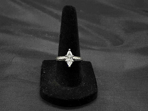 Women's Ring - Solitaire - White Gold 14k (.585) 3.2 grams Size 6.5
