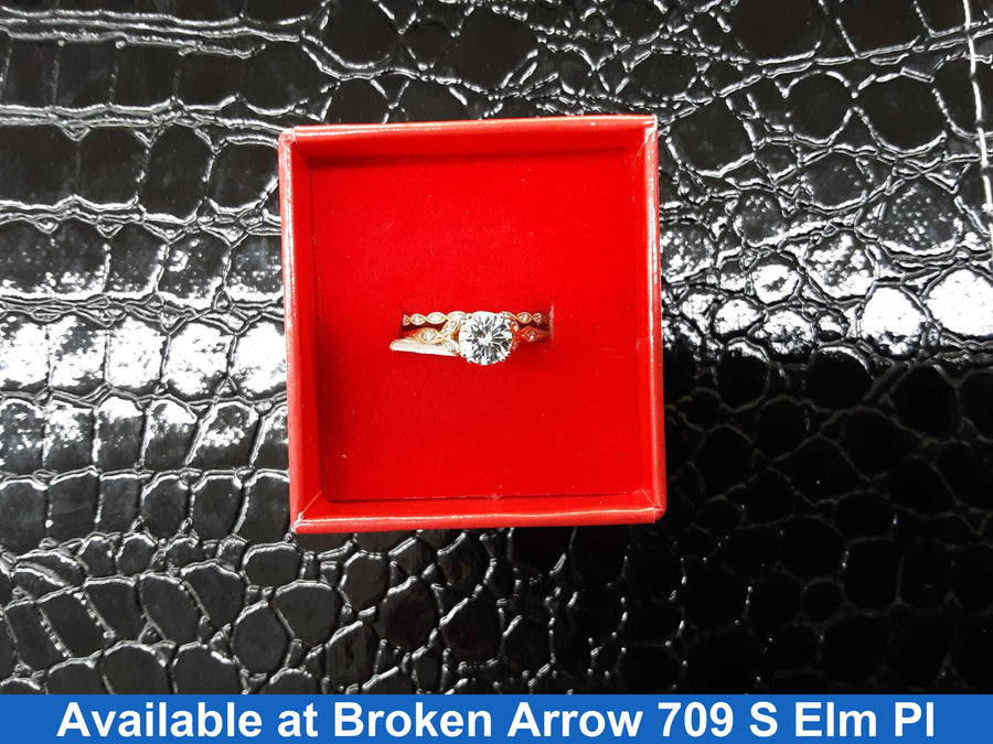 Women's Ring - Solitaire - Yellow Gold 14k (.585) 4.3 grams Size 20