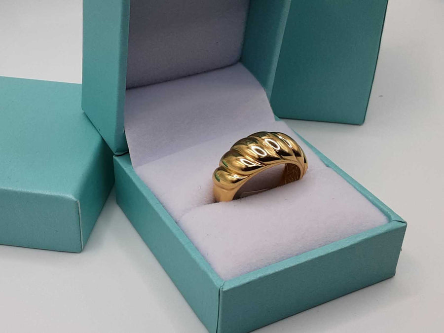 Women's Ring - Yellow Gold 10k (.417) 5.2 grams Size 7.5
