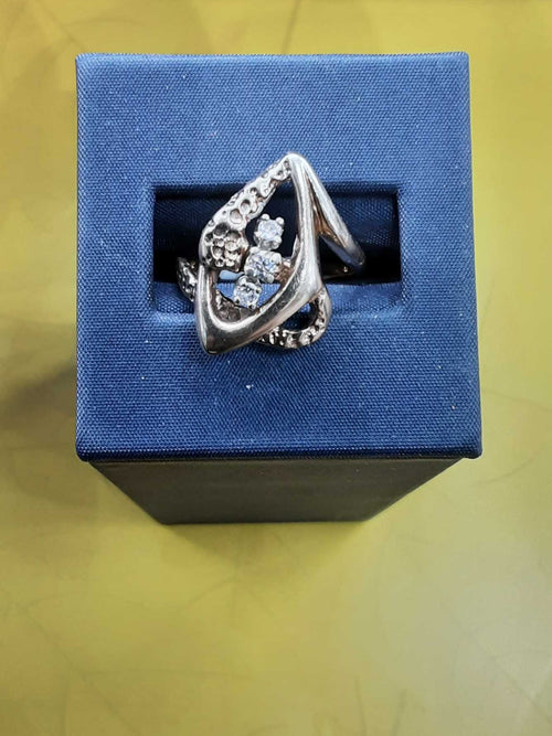 Women's Ring - Yellow Gold 14k (.585) 6.2 grams Size 7