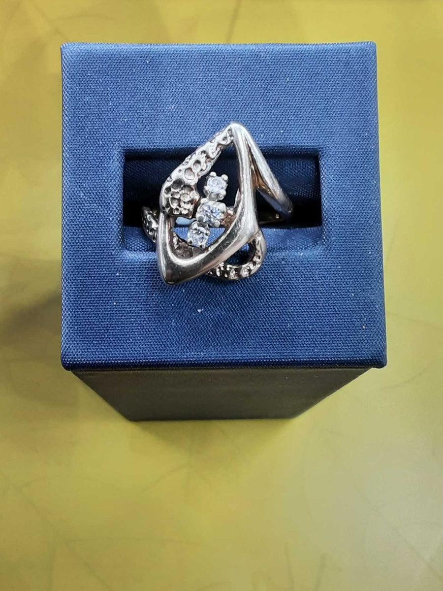 Women's Ring - Yellow Gold 14k (.585) 6.2 grams Size 7