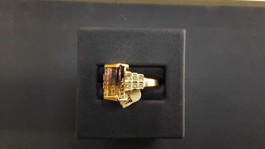 Women's Ring - Yellow Gold 14k (.585) 6.1 grams Size 7
