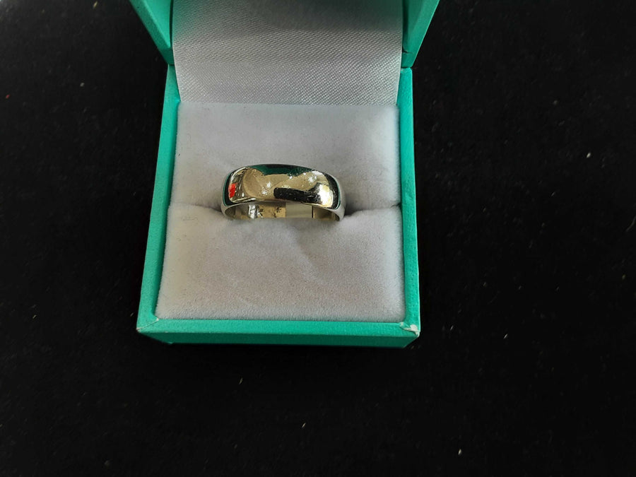 Ring - Wedding Band - White Gold 14k (.585) 4.7 grams Size 8