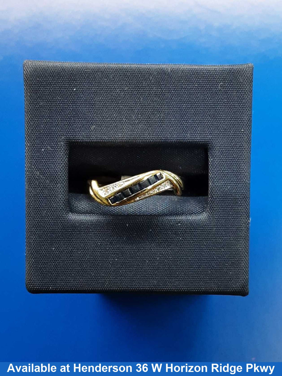 Women's Ring - Yellow Gold 18k (.750) 2.2 grams Size 7
