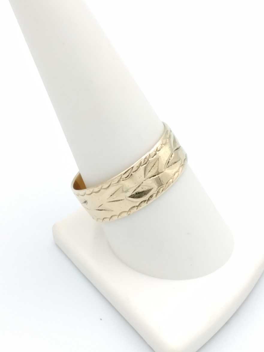 Ring - Wedding Band - Yellow Gold 14k (.585) 4.6 grams Size 10