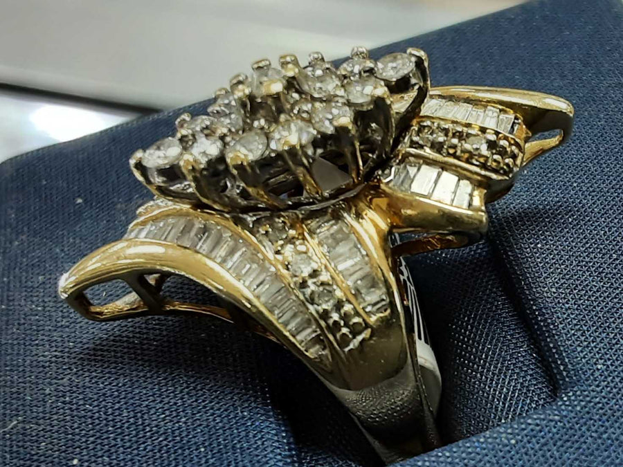 Women's Ring - Yellow Gold 10k (.417) 5.4 grams Size 20
