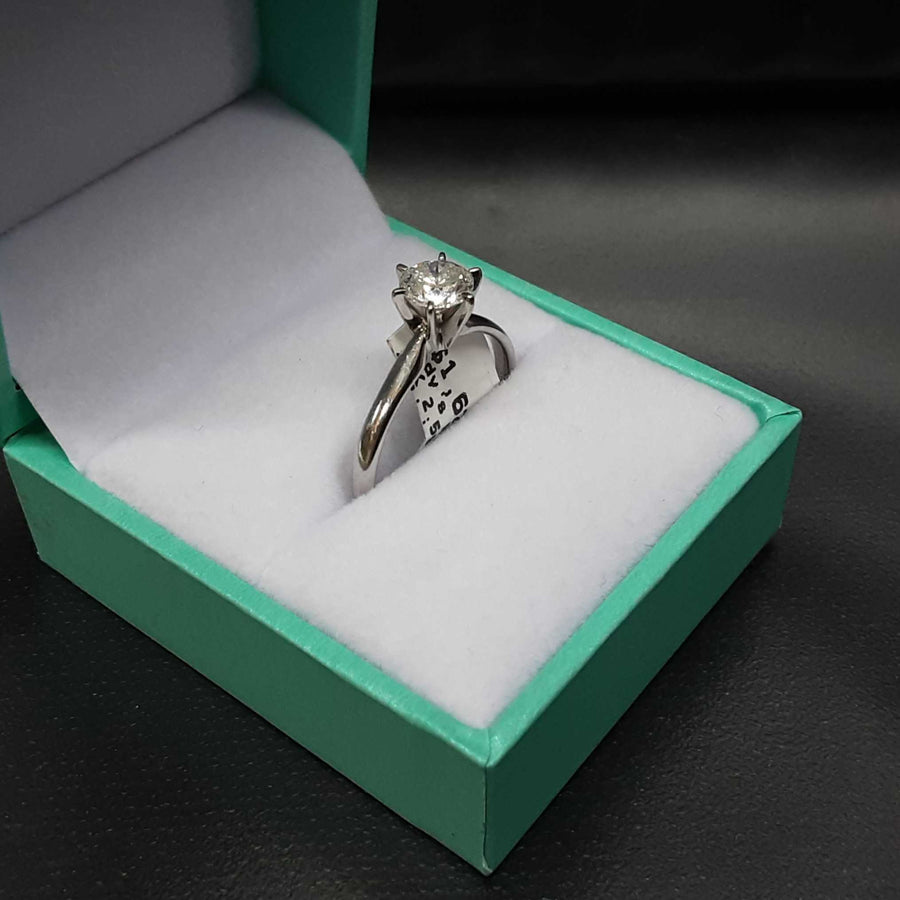 Women's Ring - Solitaire - White Gold 14k (.585) 2.5 grams Size 8.5