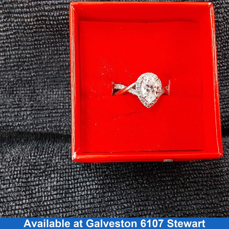 Women's Ring - White Gold 14k (.585) 5.2 grams Size 8