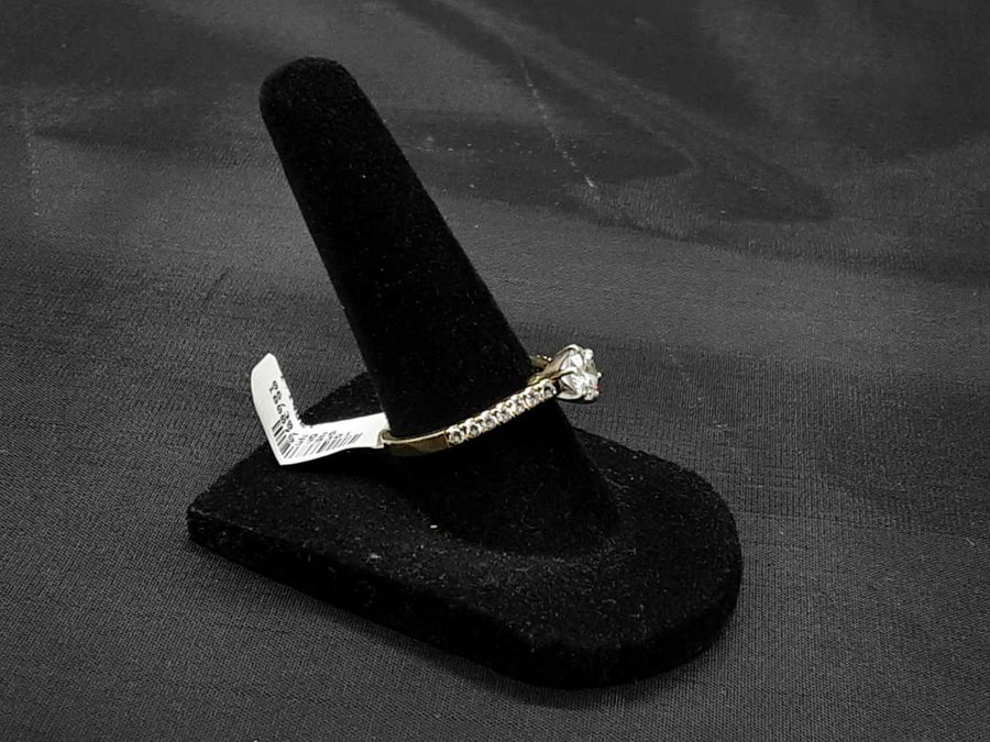 Women's Ring - Yellow Gold 14k (.585) 5 grams Size 7