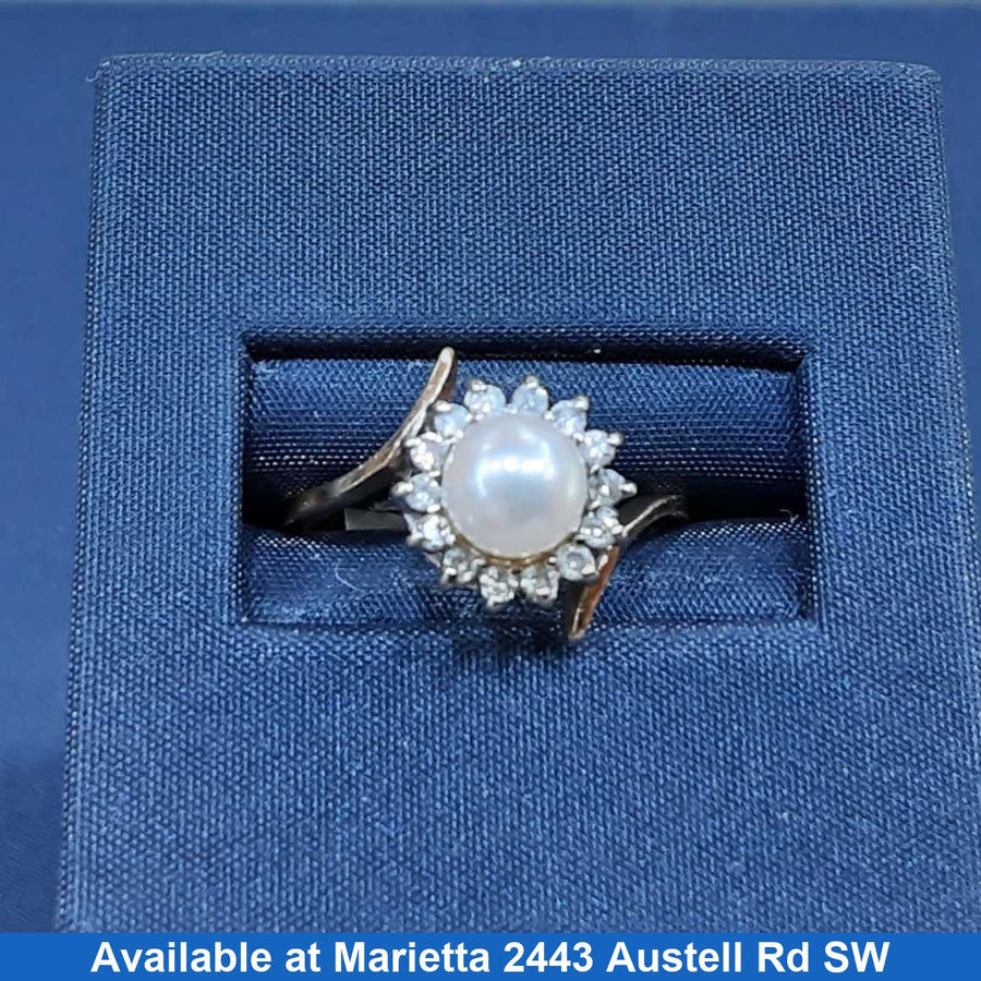 Women's Ring - Yellow Gold 10k (.417) 2.4 grams Size 8.5