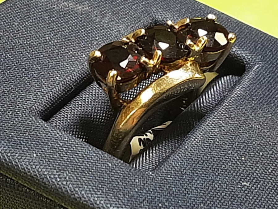 Women's Ring - Yellow Gold 10k (.417) 3.1 grams Size 9.5