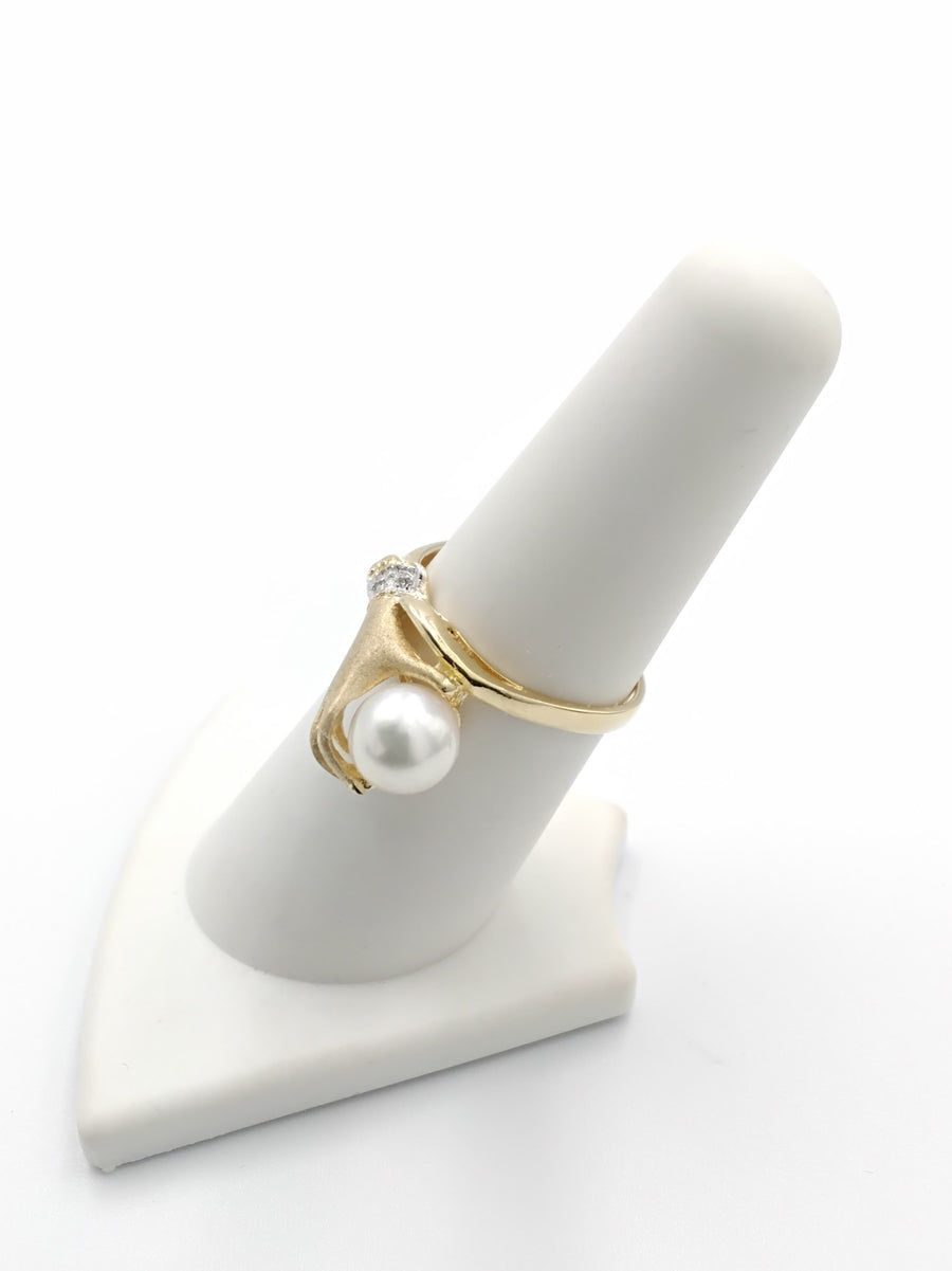 Women's Ring - Yellow Gold 14k (.585) 2.7 grams Size 7