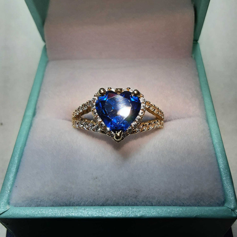 Women's Ring - Yellow Gold 10k (.417) 3.9 grams Size 8.5