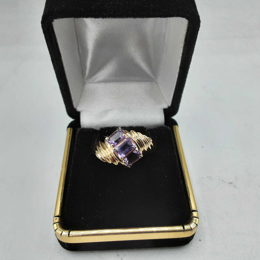 Women's Ring - Yellow Gold 14k (.585) 3.1 grams Size 8