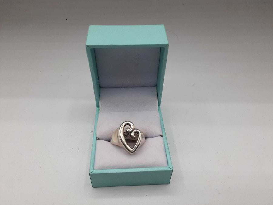 Women's Ring - Silver 7.1 grams Size 8.5