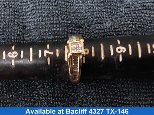 Women's Ring - Yellow Gold 14k (.585) 6.1 grams Size 7