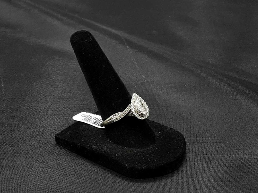 Women's Ring - White Gold 14k (.585) 3 grams Size 8