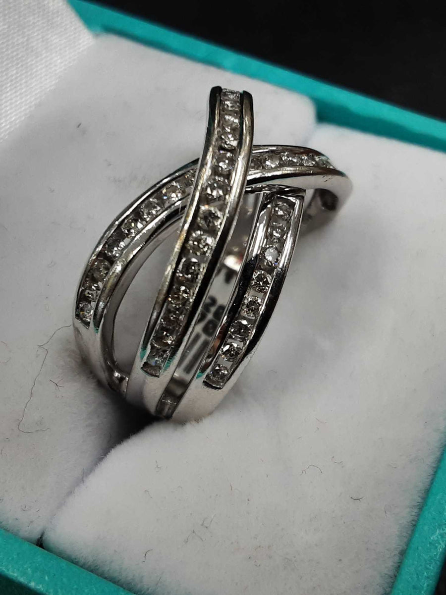 Women's Ring - White Gold 14k (.585) 7.3 grams Size 7