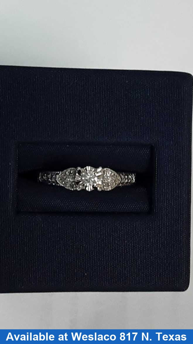 Women's Ring - Solitaire - White Gold 10k (.417) 2.6 grams Size 7