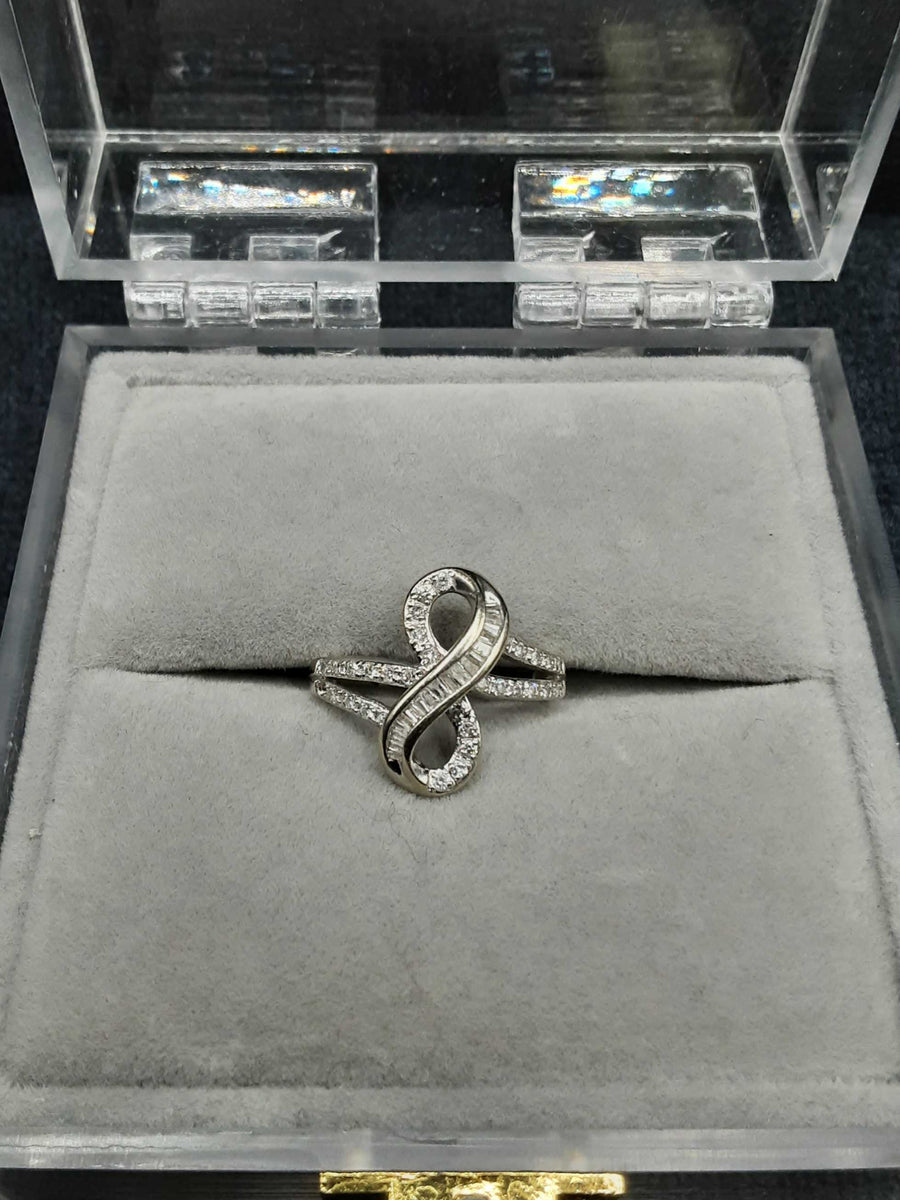 Women's Ring - Infinity Style Ring