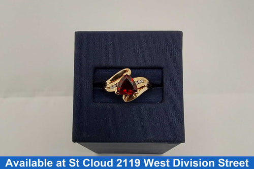 Women's Ring - Yellow Gold 10k (.417) 2.74 grams Size 7