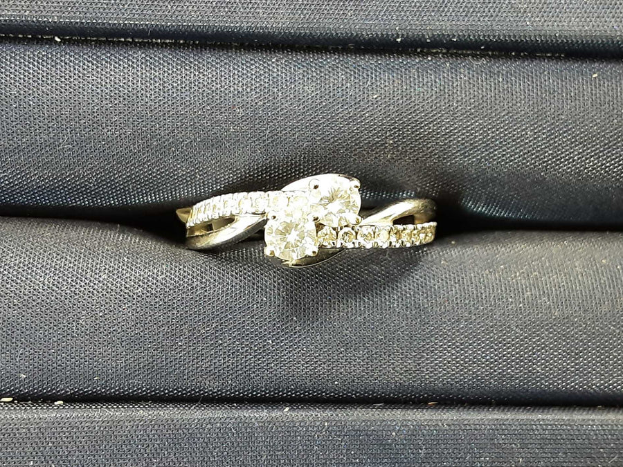 Women's Ring - White Gold 14k (.585) 4.1 grams Size 8