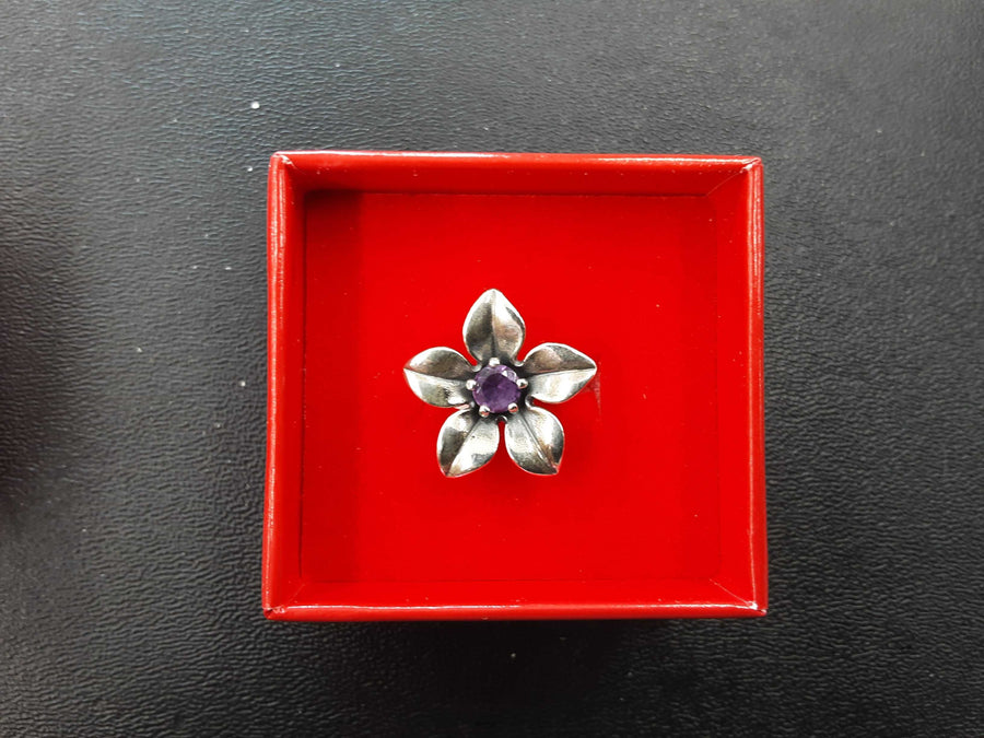 Women's Ring - Silver 6.3 grams Size 6.5