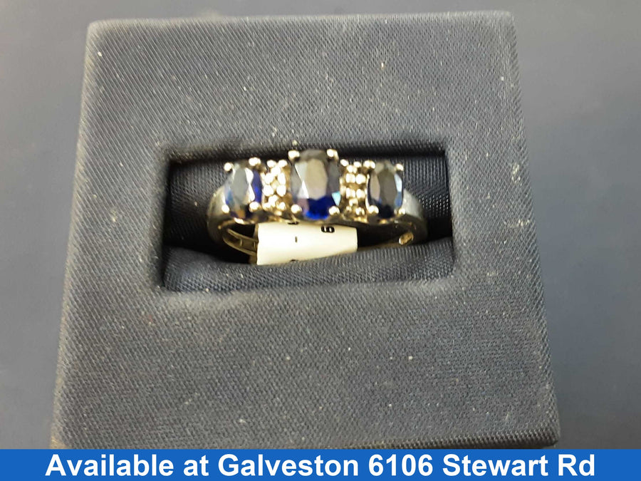 Women's Ring - White Gold 10k (.417) 2 grams Size 7