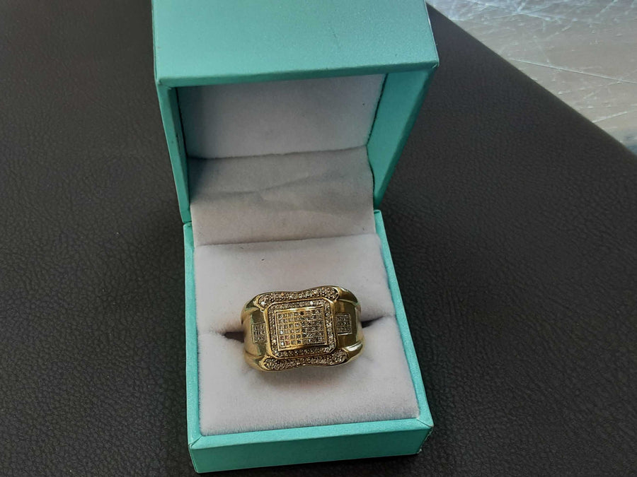 Men's Ring - Yellow Gold 10k (.417) 6.9 grams Size 7