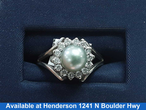 Women's Ring - White Gold 14k (.585) 3.2 grams Size 20