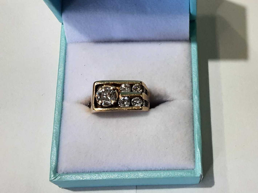 Women's Ring - Yellow Gold 10k (.417) 6.6 grams Size 6