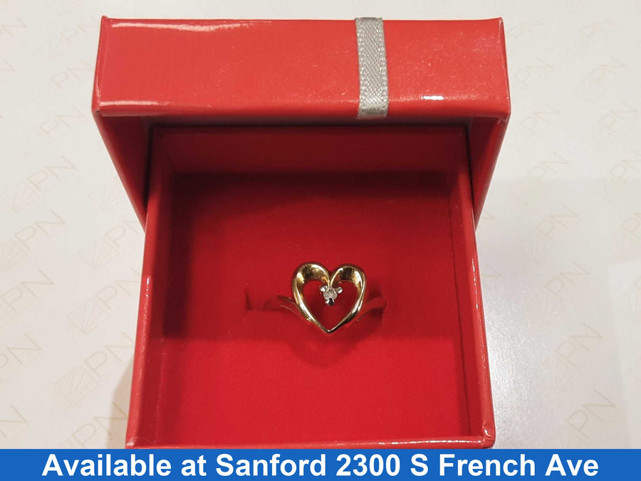 Women's Ring - Yellow Gold 10k (.417) 2.2 grams Size 6.5