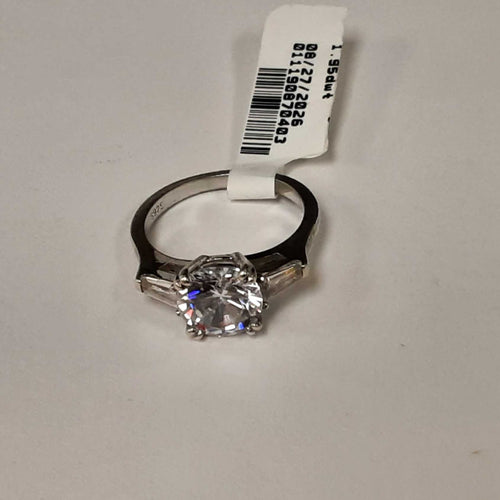 Women's Ring - Solitaire - Silver 2.9 grams Size 6