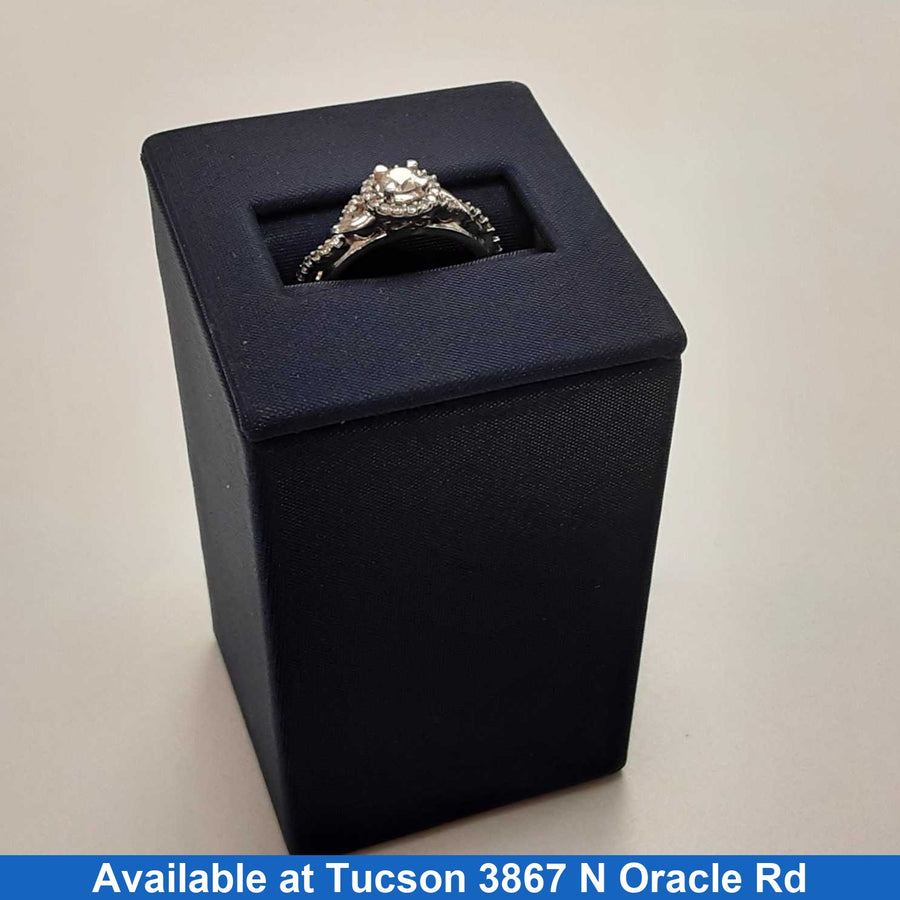 Women's Ring - White Gold 10k (.417) 3.2 grams Size 9