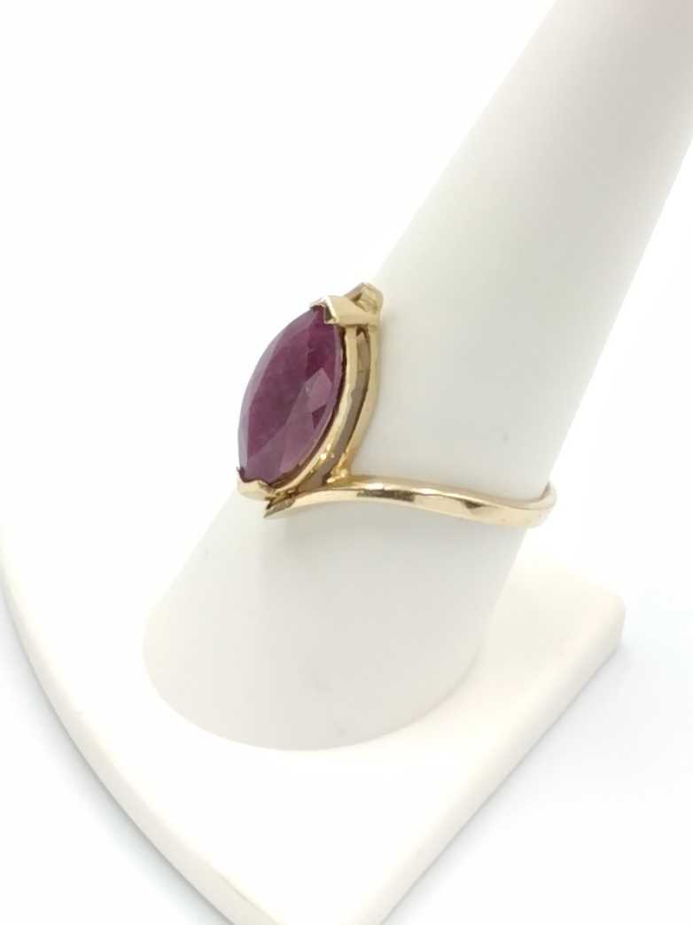 Women's Ring - Yellow Gold 10k (.417) 3 grams Size 9