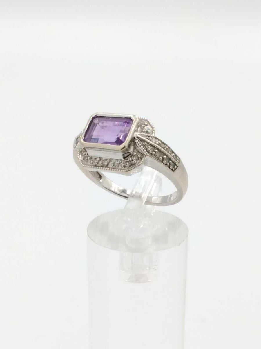 Women's Ring - White Gold 14k (.585) 4.5 grams Size 7