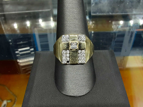 Men's Ring - Yellow Gold 10k (.417) 4.8 grams Size 10.5